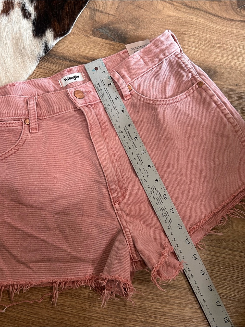Wrangler Rose Festival Denim Shorts pink- High Rise Cutoff W29 - Picture 6 of 9